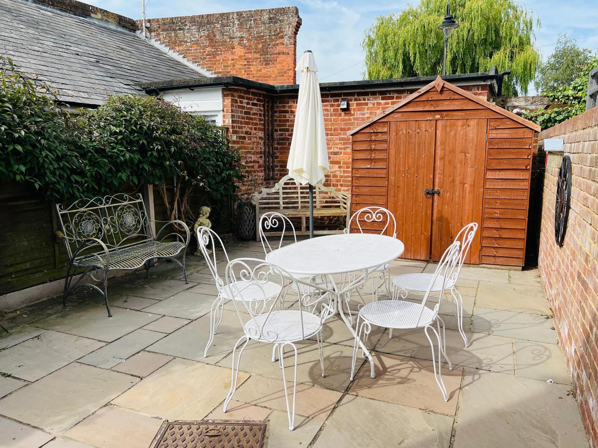 Bridewell Cottage In The Heart Of Tenterden - Pass The Keys Dış mekan fotoğraf